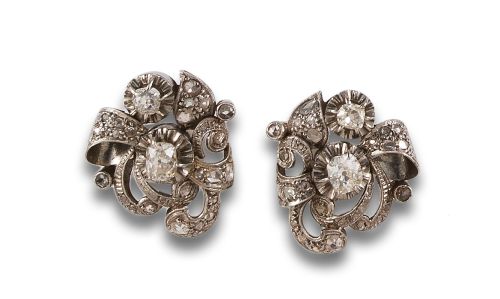 PENDIENTES EN PLATINO DE LOS AÑOS 50 CON DIAMANTES