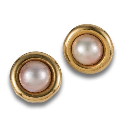 PENDIENTES, AÑOS 80, DE PERLAS MABÉ, EN ORO AMARILLO