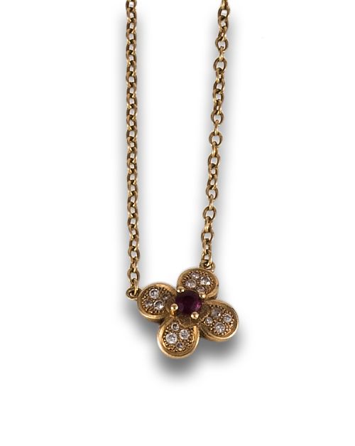 COLGANTE TRÉBOL DE DIAMANTES Y RUBÍ EN ORO AMARILLO CON CAD