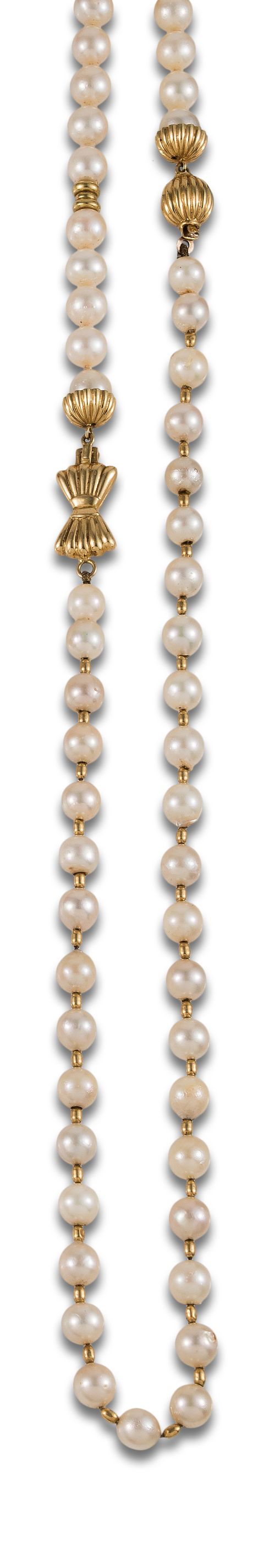 CONJUNTO DE DOS GARGANTILLAS DE PERLA Y ORO