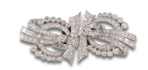 BROCHE DOBLE-CLIP EN PLATINO CON DIAMANTES