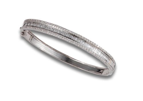 PULSERA RÍGIDA EN ORO BLANCO Y DIAMANTES