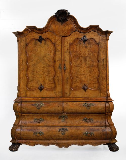 Armario de raíz de nogal, Alemania, S. XVIII