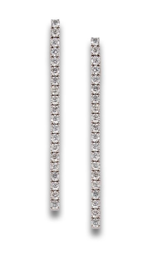 PENDIENTES LARGOS RIVIERE DE DIAMANTES