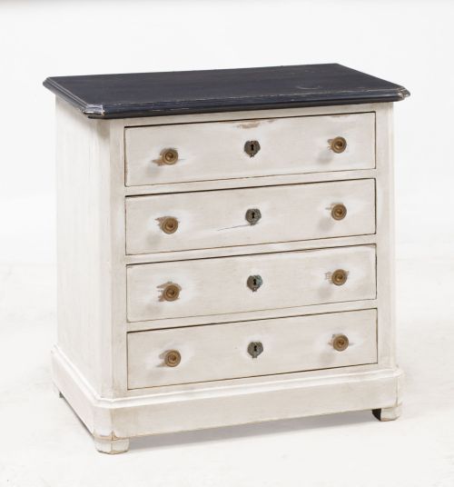 Cómoda de estilo Louis Philippe, Francia, pps. S. XX*RESE