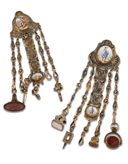 DOS CHANTELAINES EN METAL CHAPADO EN ORO