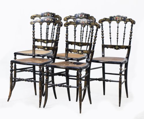 Conjunto de cinco sillas y una mesa victorianas, Inglaterra