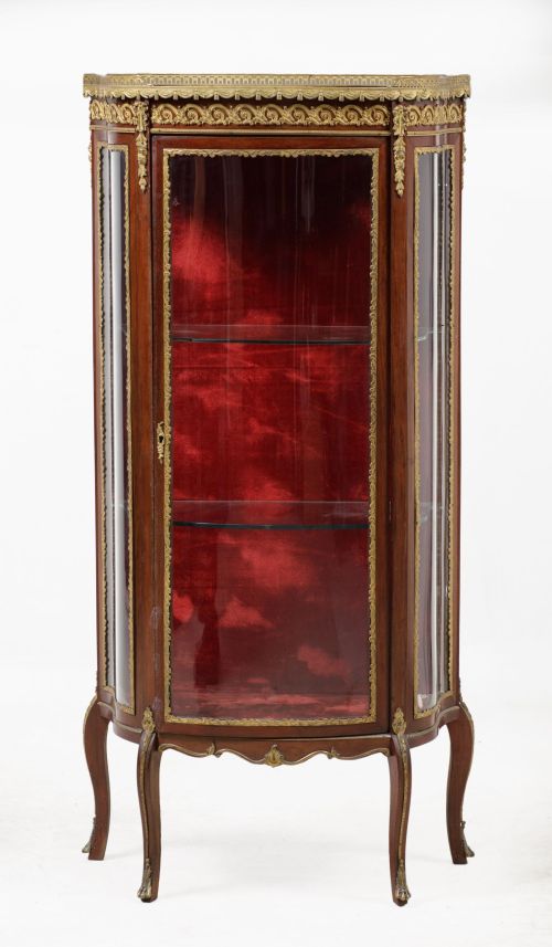 Vitrina de estilo transición de Luis XV a Luis XVI, Francia