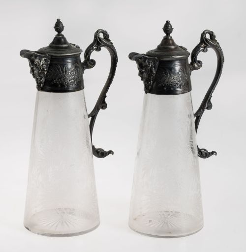 Pareja de jarras Art Nouveau, ffs. S. XIX- pps. S. XX