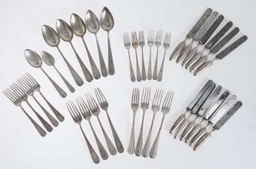 Lote de cubiertos de plata española de principios y mediado