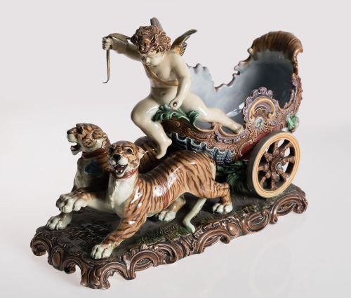 "Cupido en un carro tirado por tigres", manufactura Hugo Lo