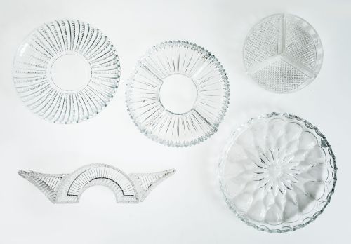 Lote de cristal prensando con talla de gallones y puntas de