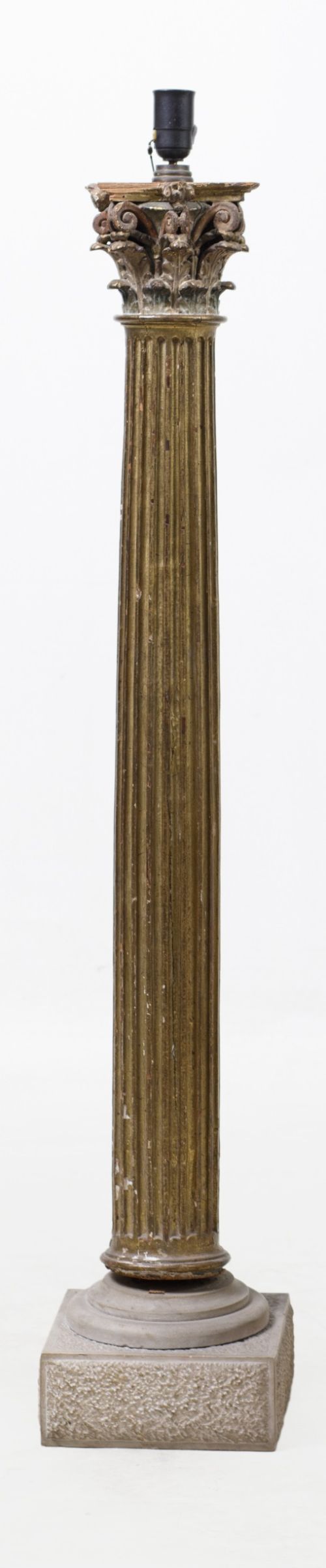 Lámpara de pie a partir de una columna (S. XVII)