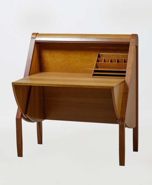 Escritorio "Compass" diseño de Pedro Miralles Claver c.1990