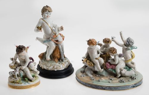 “Angelitos” tres grupos de porcelana, diferentes manufactur