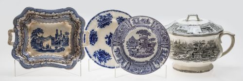 Plato en loza de Sargadelos, decoración estampada en azul d