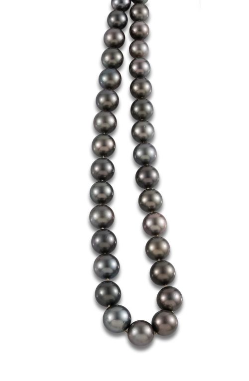 TAHITIAN PEARL NECKLACE WITH DIAMOND AND SAPPHIRE CLASP