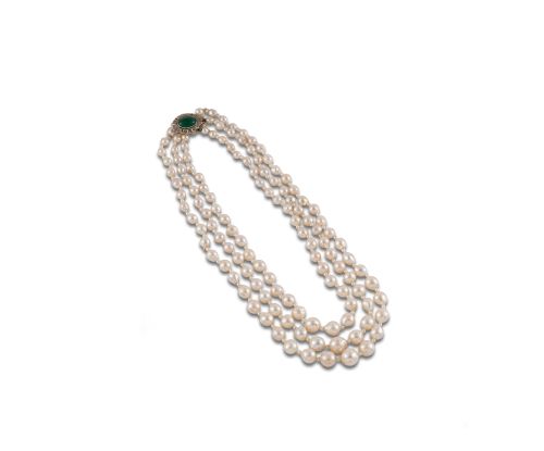 COLLAR DE TRES VUELTAS DE PERLAS