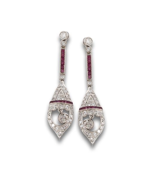 LONG, ART DECO-STYLE EARRINGS IN PLATINUM