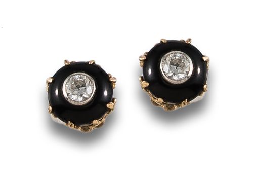 PENDIENTES DORMILONAS DE ORO, ONIX Y DIAMANTES