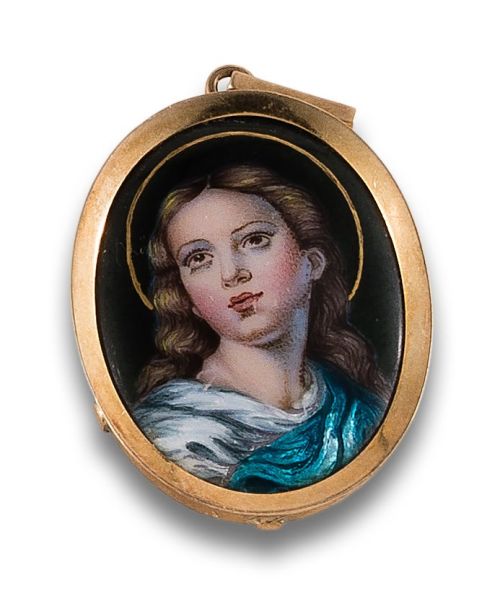 MEDALLA DE ORO CON IMAGEN DE LA VIRGEN MARÍA.