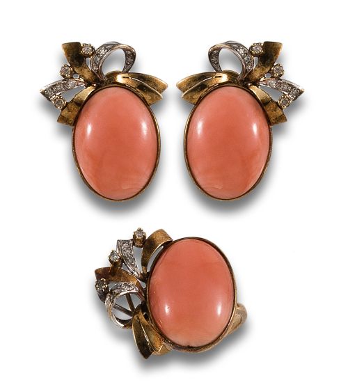 CONJUNTO DE PENDIENTES Y SORTIJA DE ORO, CORNALINA Y DIAMAN