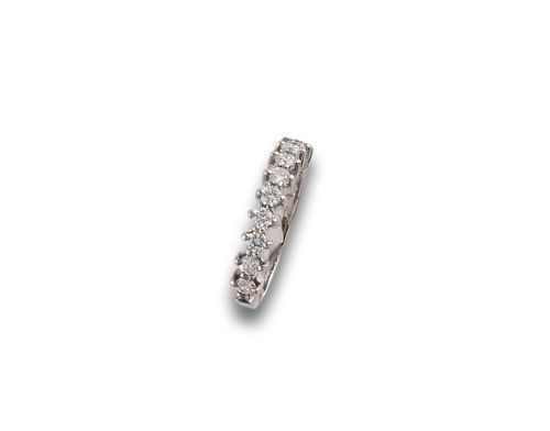 WHITE GOLD BAND RING WITH DIAMONDS