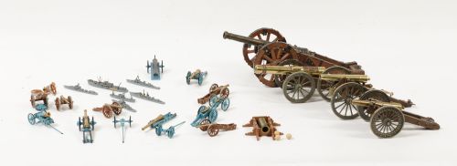 Maquetas de cañones y barcos