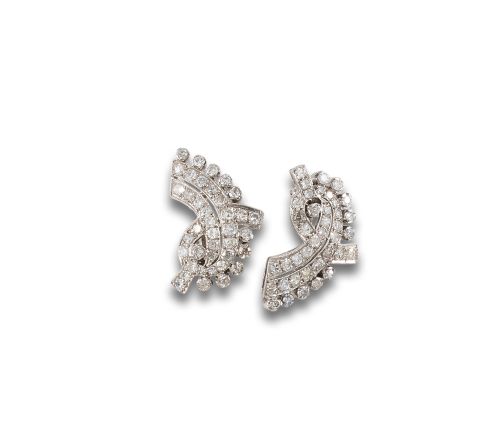 CLIP EARRING WITH PLATINUM AND DIAMONDS
