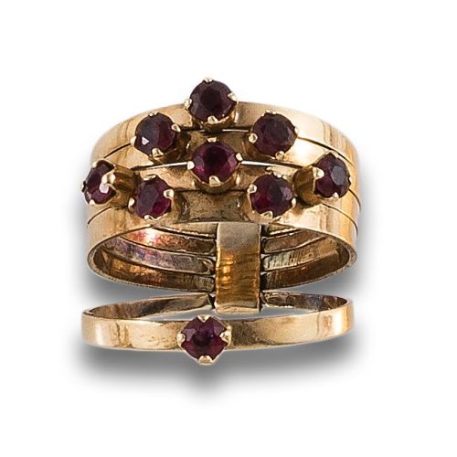 FIVE-RING GOLD RING WITH RUBIES