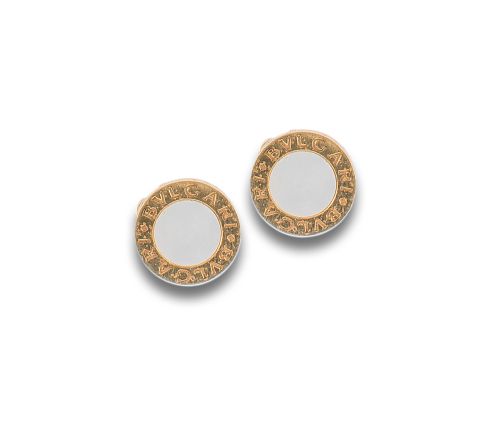 PAREJA DE GEMELOS BÚLGARI DE ORO Y NÁCAR.