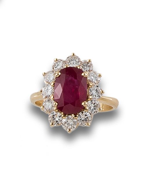 SORTIJA DE ORO CON RUBÍ Y DIAMANTES.