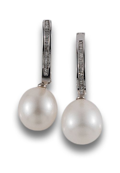 PENDIENTES DE ORO CON PERLAS Y DIAMANTES.