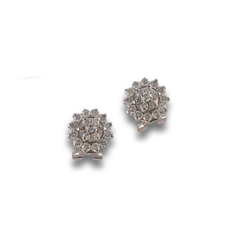 PENDIENTES ROSETON DE ORO Y DIAMANTES.