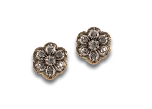PENDIENTES DE ORO Y PLATA CON DIAMANTES.