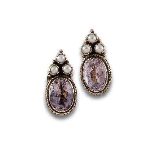 PENDIENTES ESTILO ANTIGUO EN PLATA CON AMATISTAS Y PERLAS.
