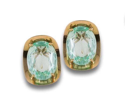 PENDIENTES DE ORO CON ESPINELAS SINTÉTICAS