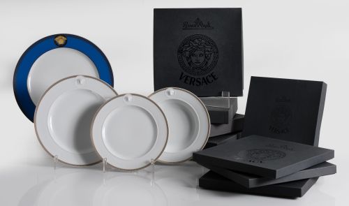 Vajilla modelo Medaillon Meandre d´or de Versace para Rosen