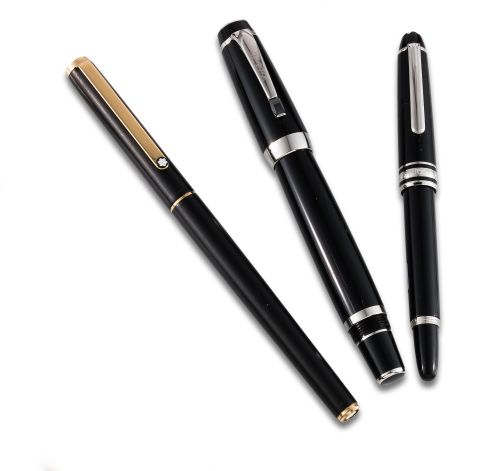 CONJUNTO DE DOS PLUMAS Y UN BOLIGRAFO MONTBLANC.