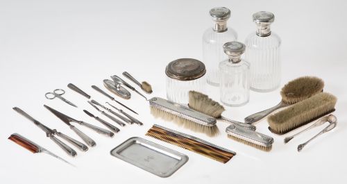 Juego de tocador de plata española ley 916, S. XX