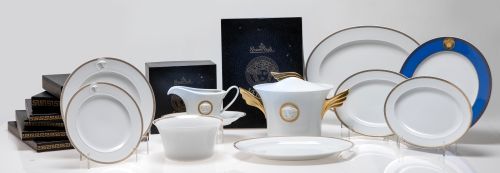 Vajilla modelo Medaillon Meandre d´or de Versace para Rosen