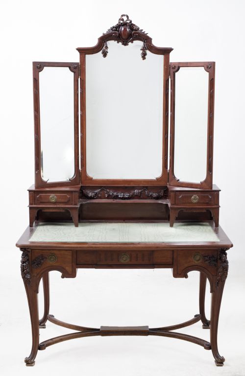 Tocador siguiendo modelos del S. XIX