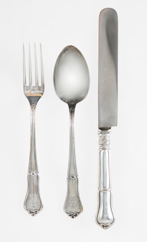 Cubertería en plata española ley 916, modelo de nudos. Inic