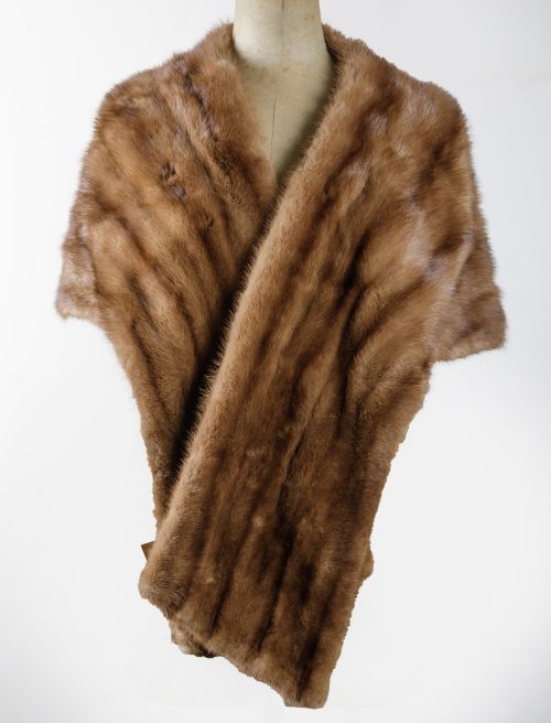 Estola de lomos de visón marrón