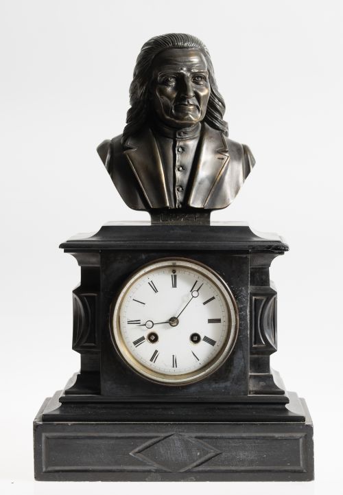 Reloj de sobremesa en mármol negro de Bruselas