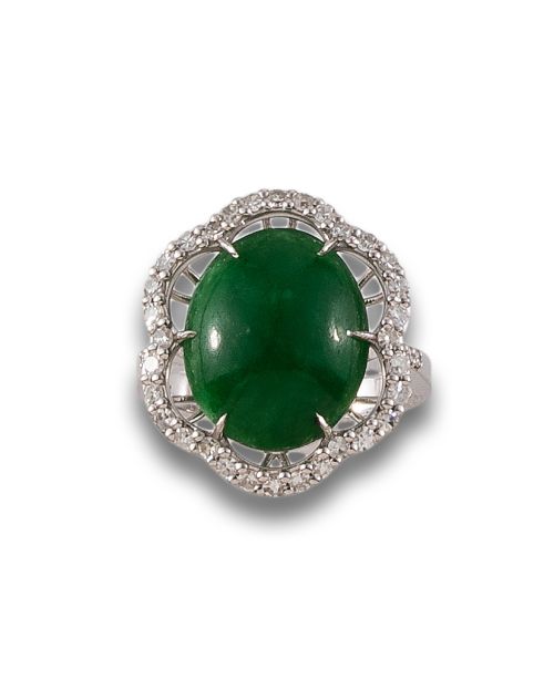 SORTIJA DE ORO BLANCO CON JADEITA Y DIAMANTES