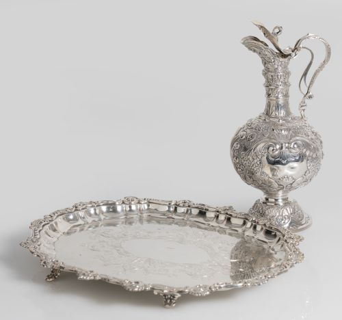 Jarra de agua de plata española ley 916 siguiendo modelos a