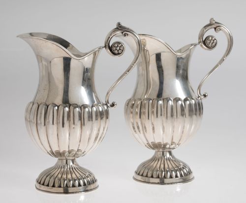 Pareja de jarras de plata española ley 916, S. XX