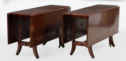 Pareja de mesas de estilo pembroke, S. XX