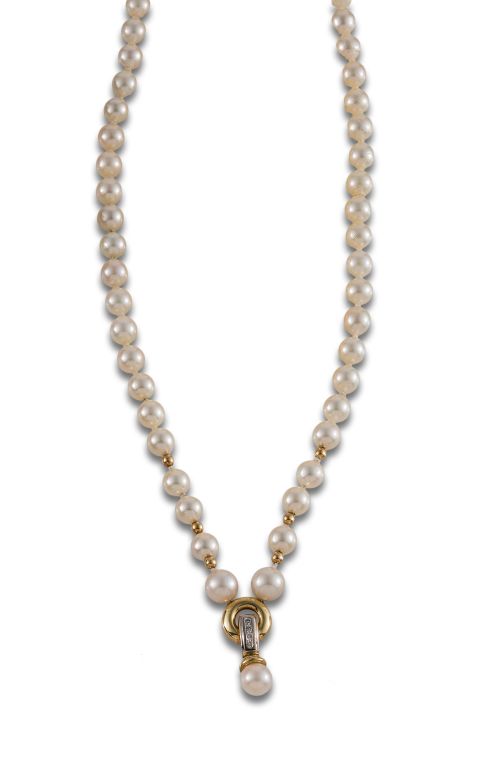 COLLAR DE PERLAS CULTIVADAS, ORO Y DIAMANTES
